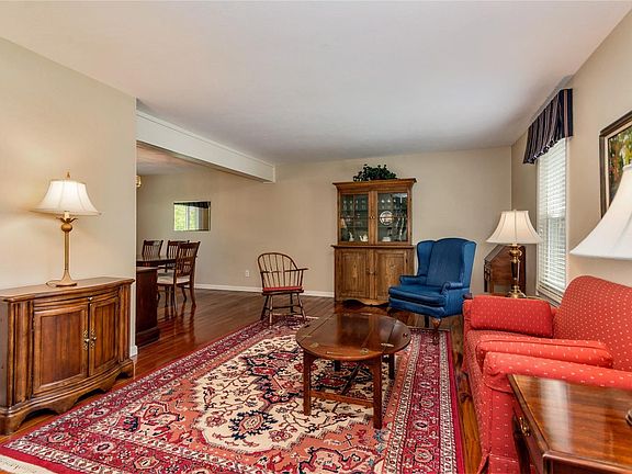5th image of 6424 S Florence Way