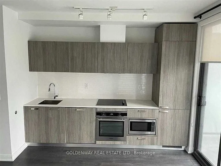 50 Charles St E #2402 — Photo 6