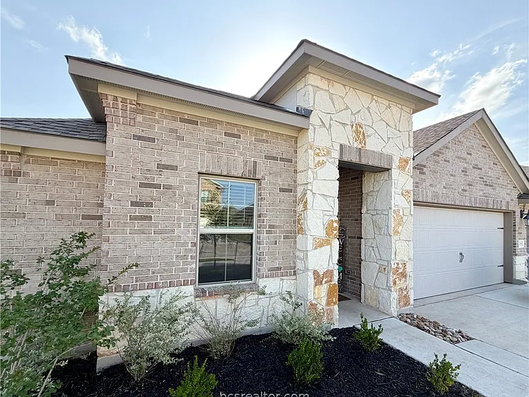 6218 Raleigh Dr — Photo 1
