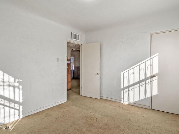 4th image of 615 Huckleberry St