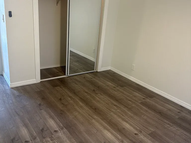 2240 Johnston St #4 — Photo 5