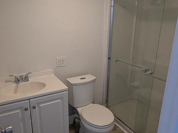 5th image of 506 Bridgeboro St