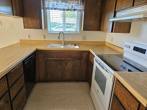 5th image of 50 W 9th St APT A