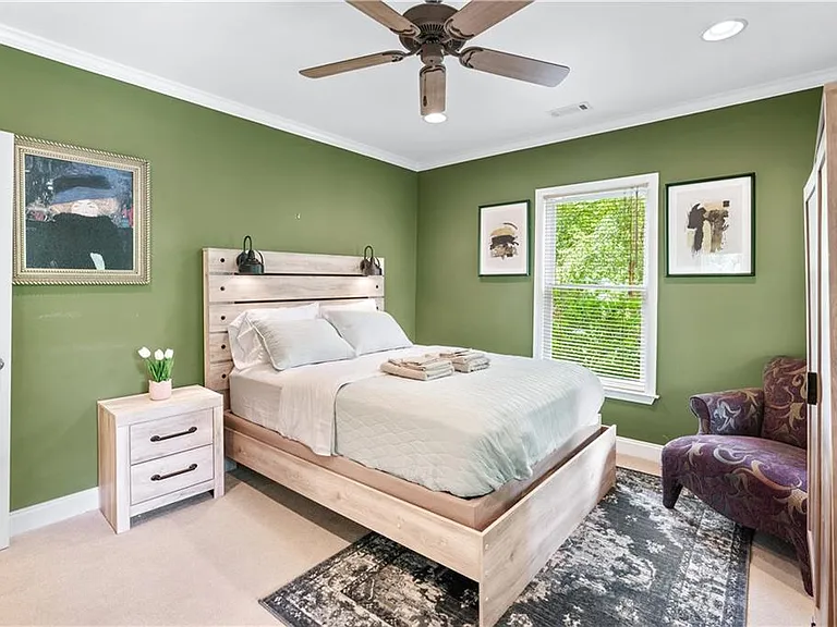 4260 Beverly Ln NE — Photo 13