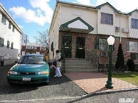1st image of 2919 Martin Ct