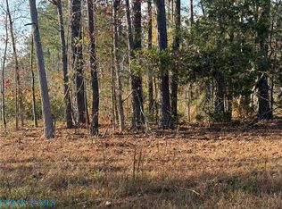 40 Flat Rock Rd #114, Crewe, VA 23930