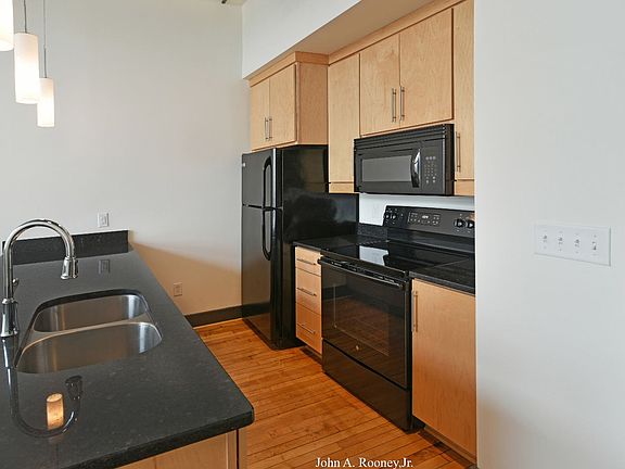 2nd image of 132 N Sycamore St APT 302