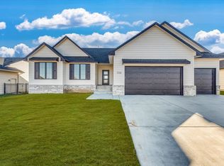 3136 N Pine Grove Cir, Wichita, KS 67205