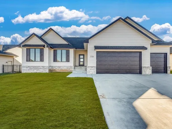 3136 N Pine Grove Cir, Wichita, KS 67205