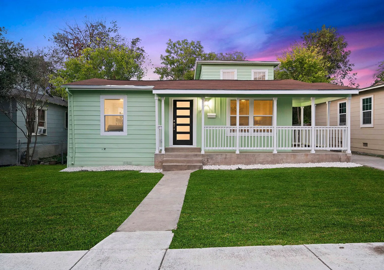 Chic Highland Park Estates Home: Updated 3BR/2BA with Private Yard — Photo 1