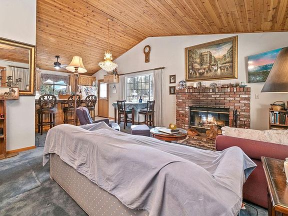 5th image of 1185 Valley View Dr