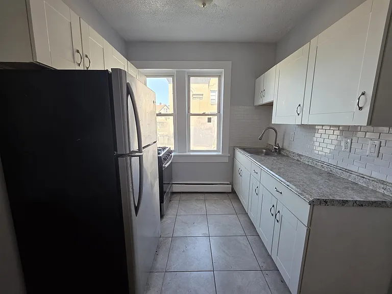 335 Wells St #1A — Photo 11