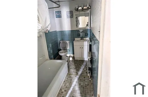 Building Photo - 139 N Gross St #1