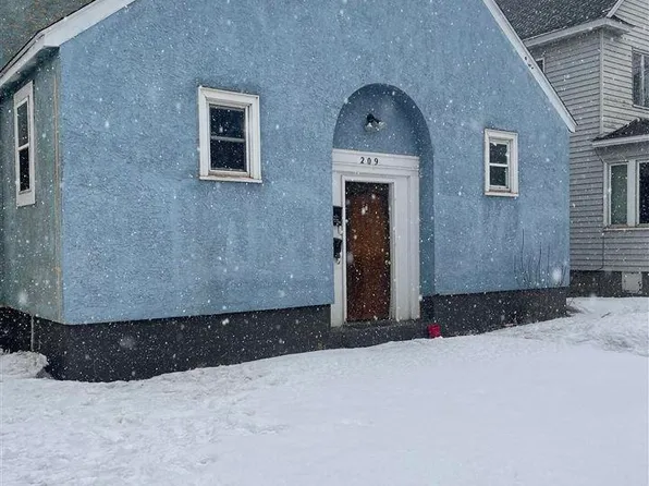 209 7th St S, Virginia, MN 55792