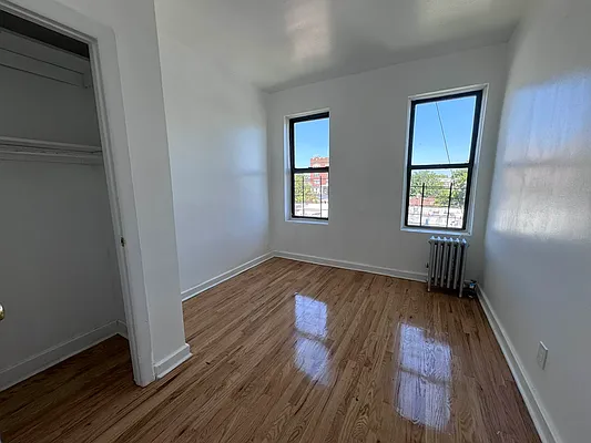 Rented by Premier One Realty LLC | media 4