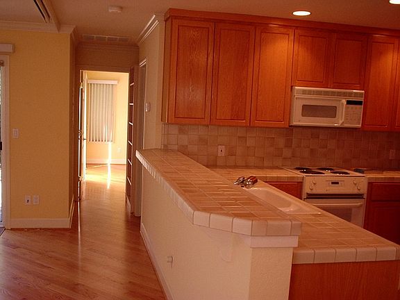 5th image of 1070A Bryant Ave