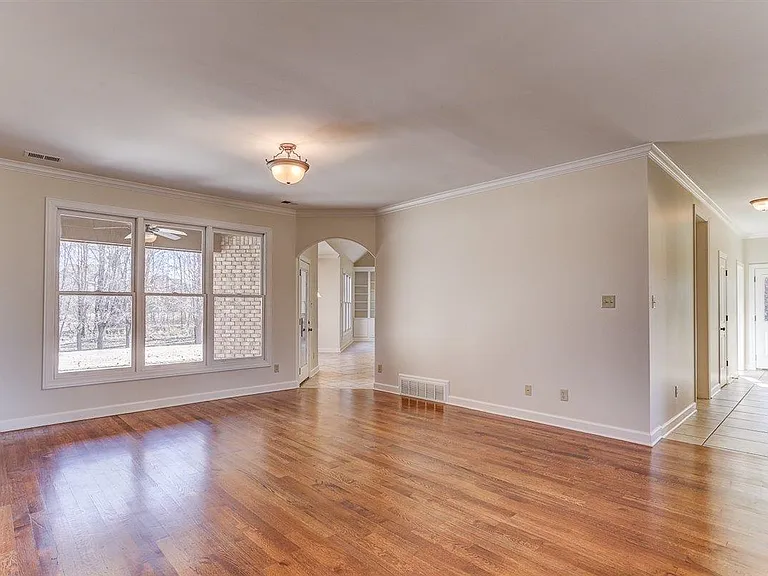 1690 Totty Ln — Photo 6