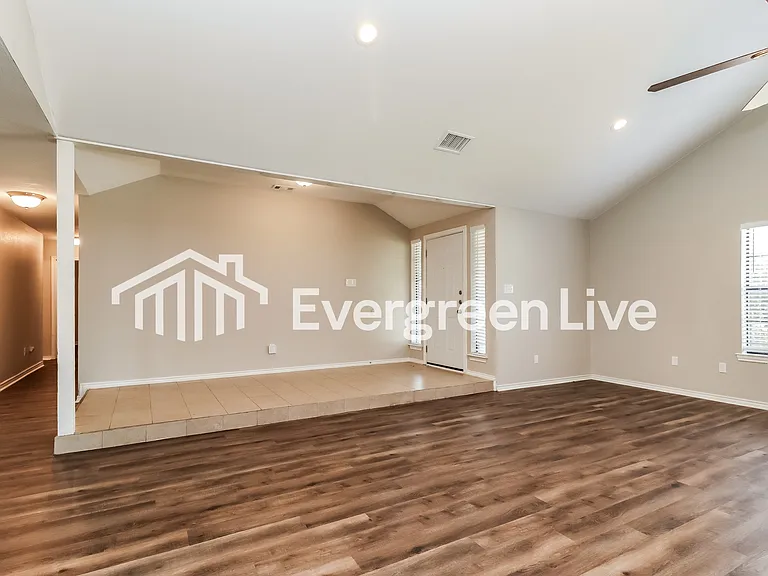 6440 Lavon Dr — Photo 6