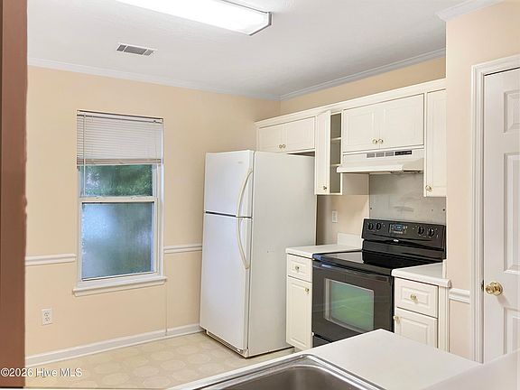 2nd image of 115 Harvestwood Dr