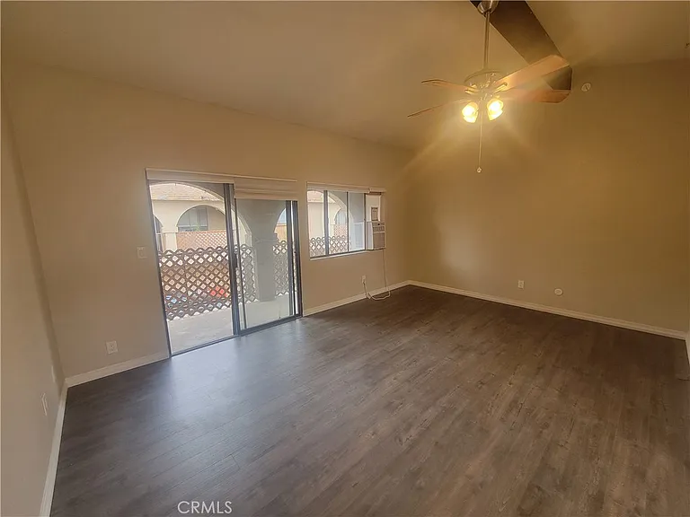 15005 Indiana Ave — Photo 19