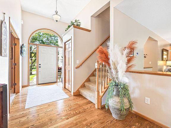 3rd image of 1893 White Oak Dr