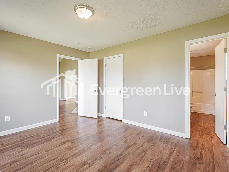 3345 Hamden St — Photo 12