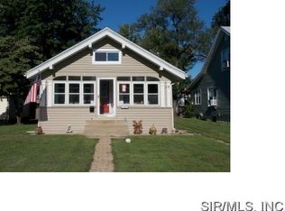 256 S 7th St, Wood River, IL 62095