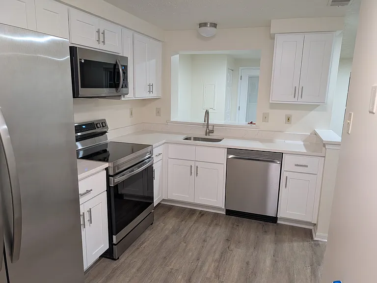 578 Hollyberry Way — Photo 3