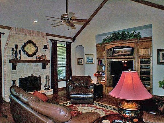 2nd image of 113 Creekwood Ct