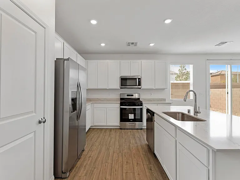 10183 Glowing Amber St — Photo 13