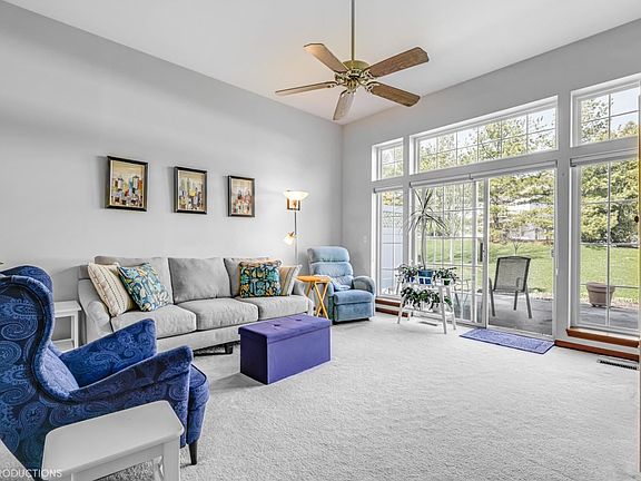 3rd image of 2904 Lakepointe Dr