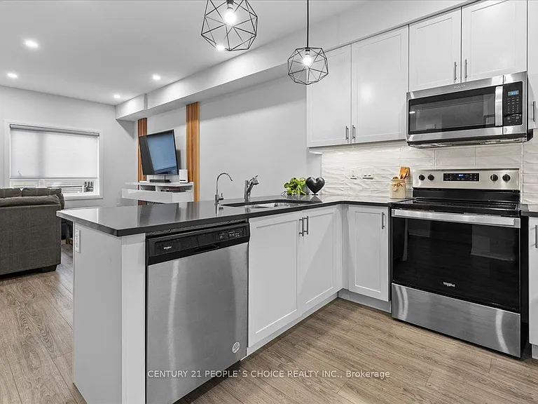51 Sparrow Ave #56 — Photo 9