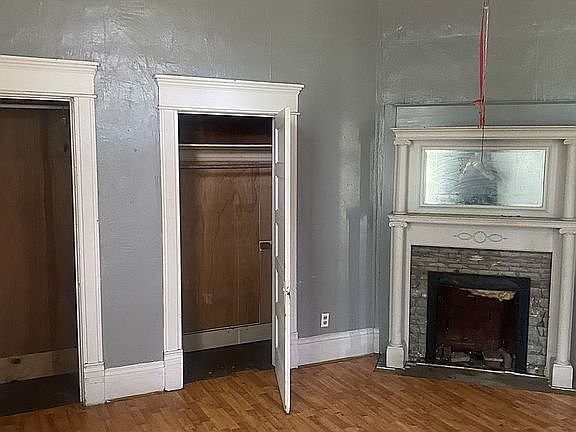 4th image of 1610 County Ave
