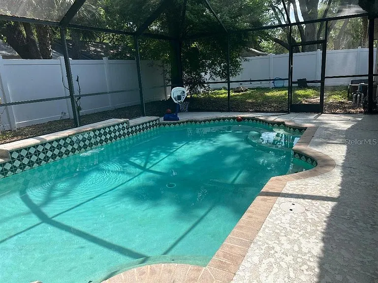 200 Arbor Dr W — Photo 12