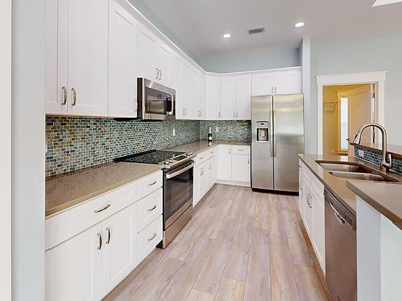 5th image of 144 Shallow Reed Dr