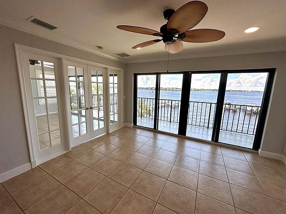 3rd image of 624 SW Saint Lucie Cres APT 308