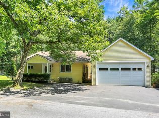 36 Meadow Grove Rd, Newport, PA 17074