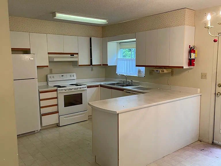 Swan Landing Apartments — Photo 2