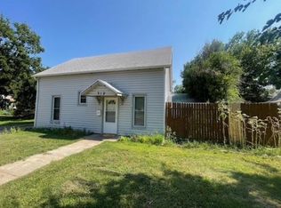 312 E 9th St, Larned, KS 67550