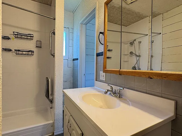 509 N Cle Elum St — Photo 8