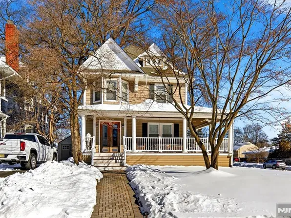 258 Clinton Pl, Hackensack, NJ 07601