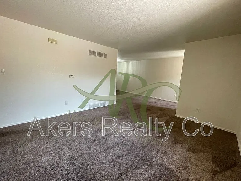 2730 Poplar St #B — Photo 8