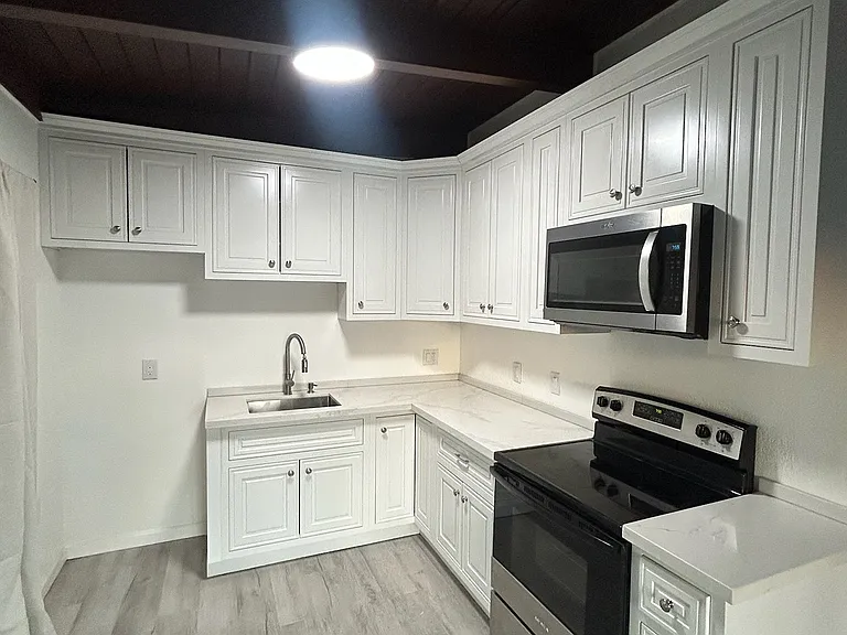 1412 Harrison St — Photo 1