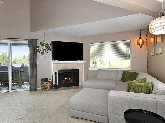 4th image of 10222 SE Talbert St