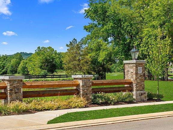 4th image of 2015 Ellsworth Ln Lot 134