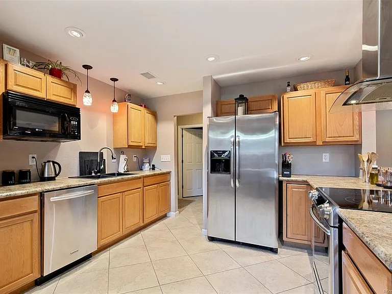 600 Manhattan Dr #C2 — Photo 9