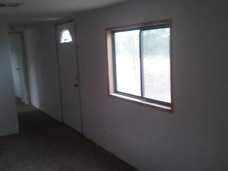 654 N Warren Rd — Photo 4