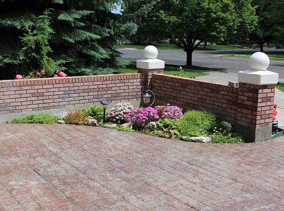 3rd image of 120 W Stone Run Ln
