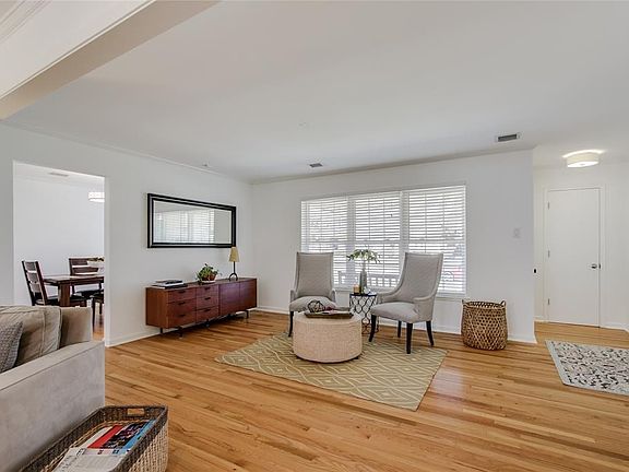 5th image of 9303 Leaside Dr