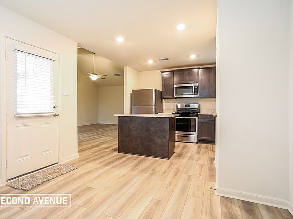 5th image of 1324 Woodwinds Dr